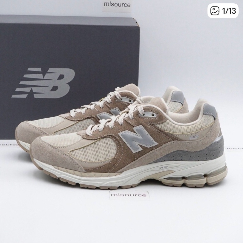 GREAT CONDITION New Balance 2002R Driftwood/ Sandstone Size Women 8/ Men 6.5